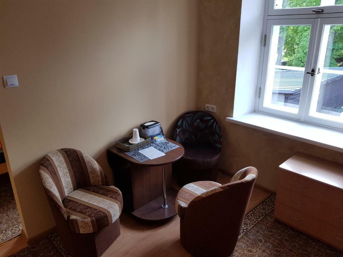 Nina Puhkemaja Hotell Exteriör bild
